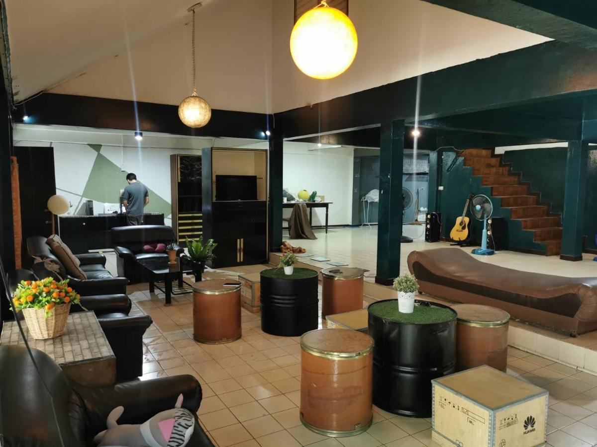 The Chiang Mai Walkers Hotel Exterior photo